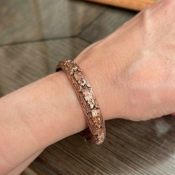 Whiting Davis Hinged Cuff Bracelet Copper Floral Leaf High Relief Signed Vintage - Picture 14 of 16